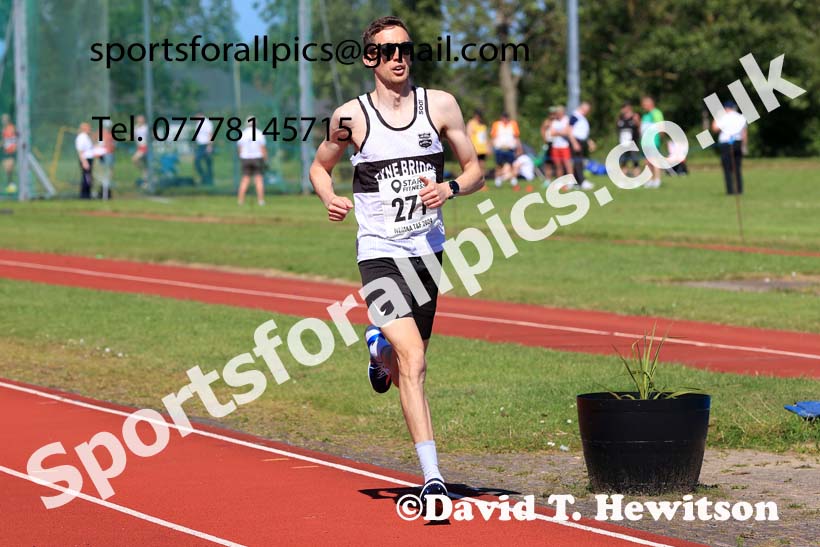 Mens 5000 metres, 2024 NE Masters Track and Field Champs., Monkton Stadium, Jarrow.  Photo: David T. Hewitson/Sports for All Pics
